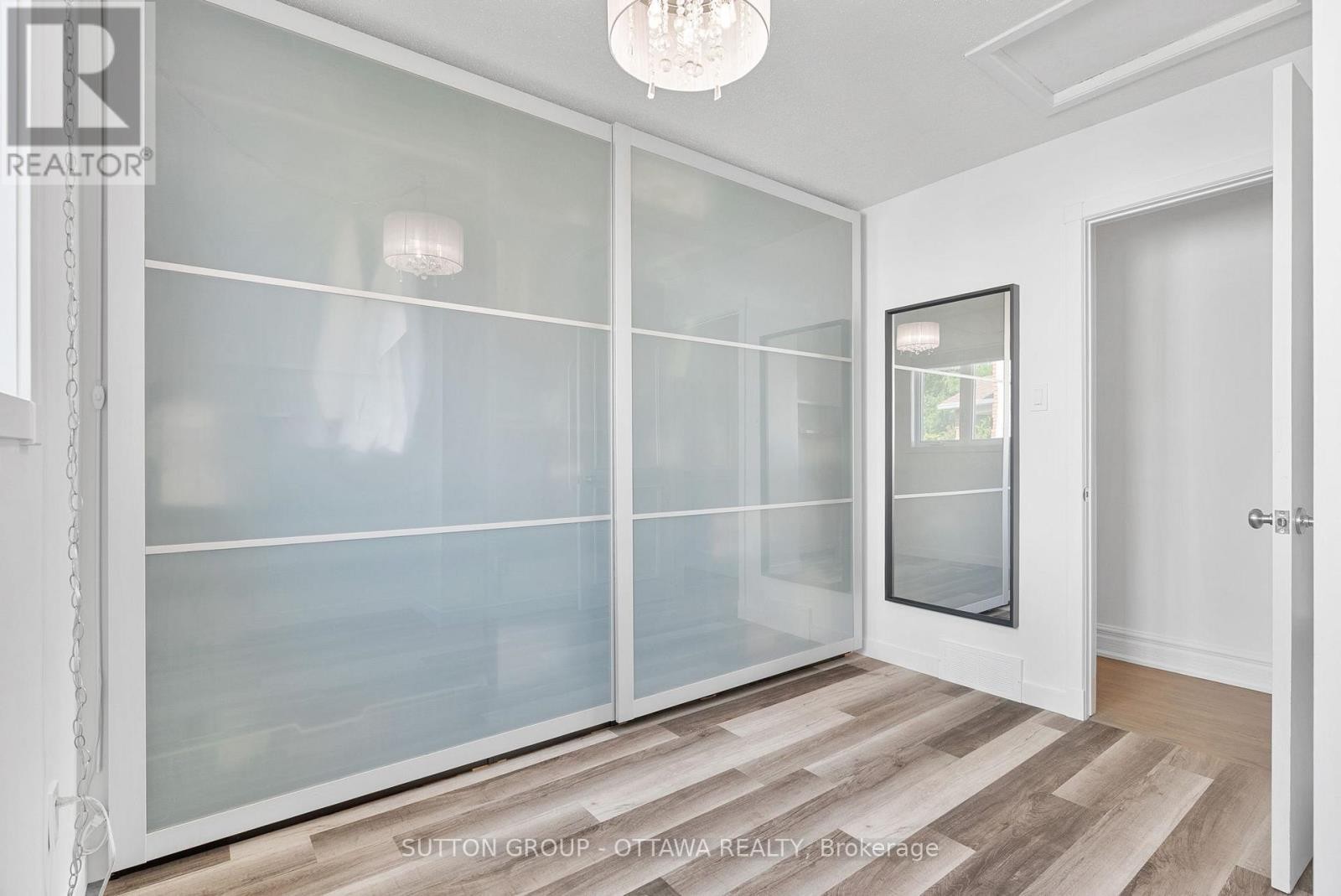 












32 FLINT COURT SW

,
Ottawa,




Ontario
K2J2S1

