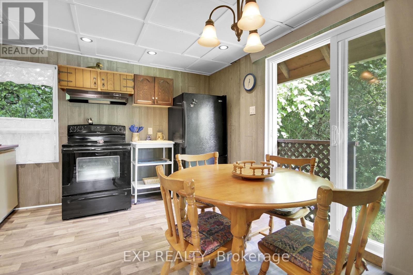 












129 BLAKENEY ROAD

,
Mississippi Mills,




Ontario
K0A1A0

