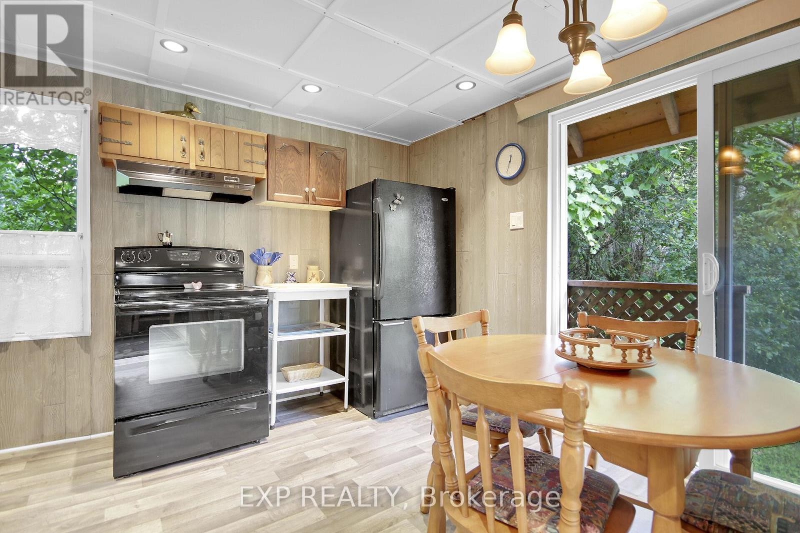 












129 BLAKENEY ROAD

,
Mississippi Mills,




Ontario
K0A1A0

