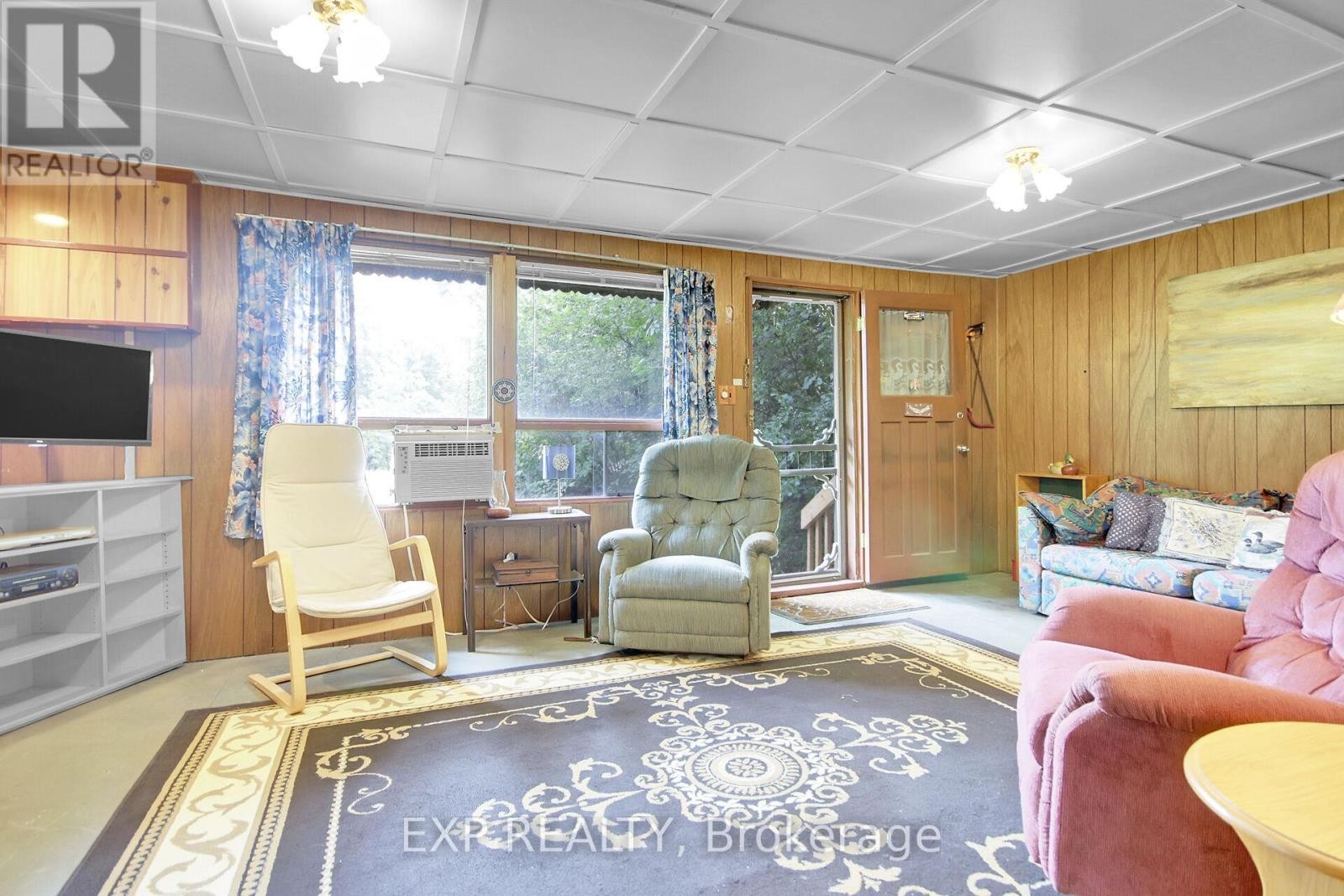 












129 BLAKENEY ROAD

,
Mississippi Mills,




Ontario
K0A1A0

