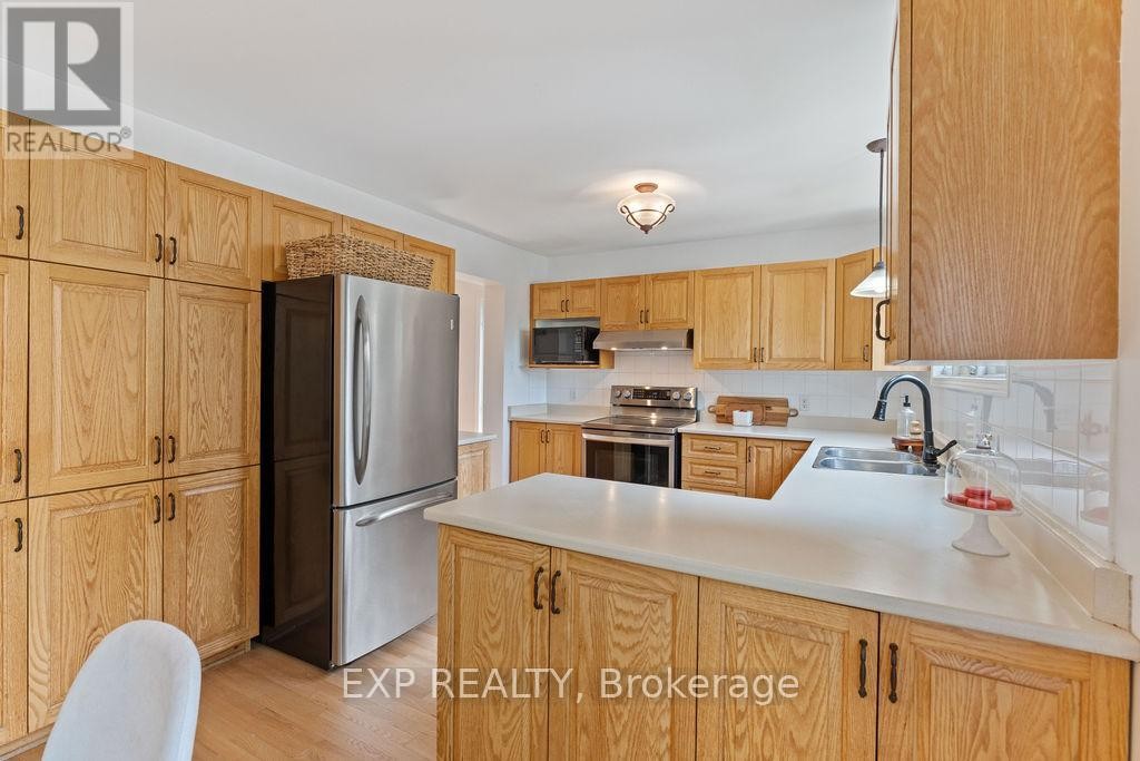












2 BONNECHERE DRIVE

,
Ottawa,




Ontario
K2M2A5

