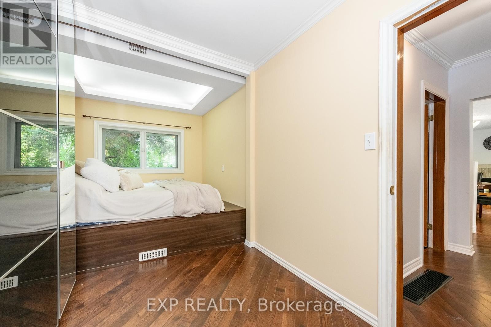 












1807 OLD SECOND LINE ROAD

,
Ottawa,




Ontario
K2K1X7

