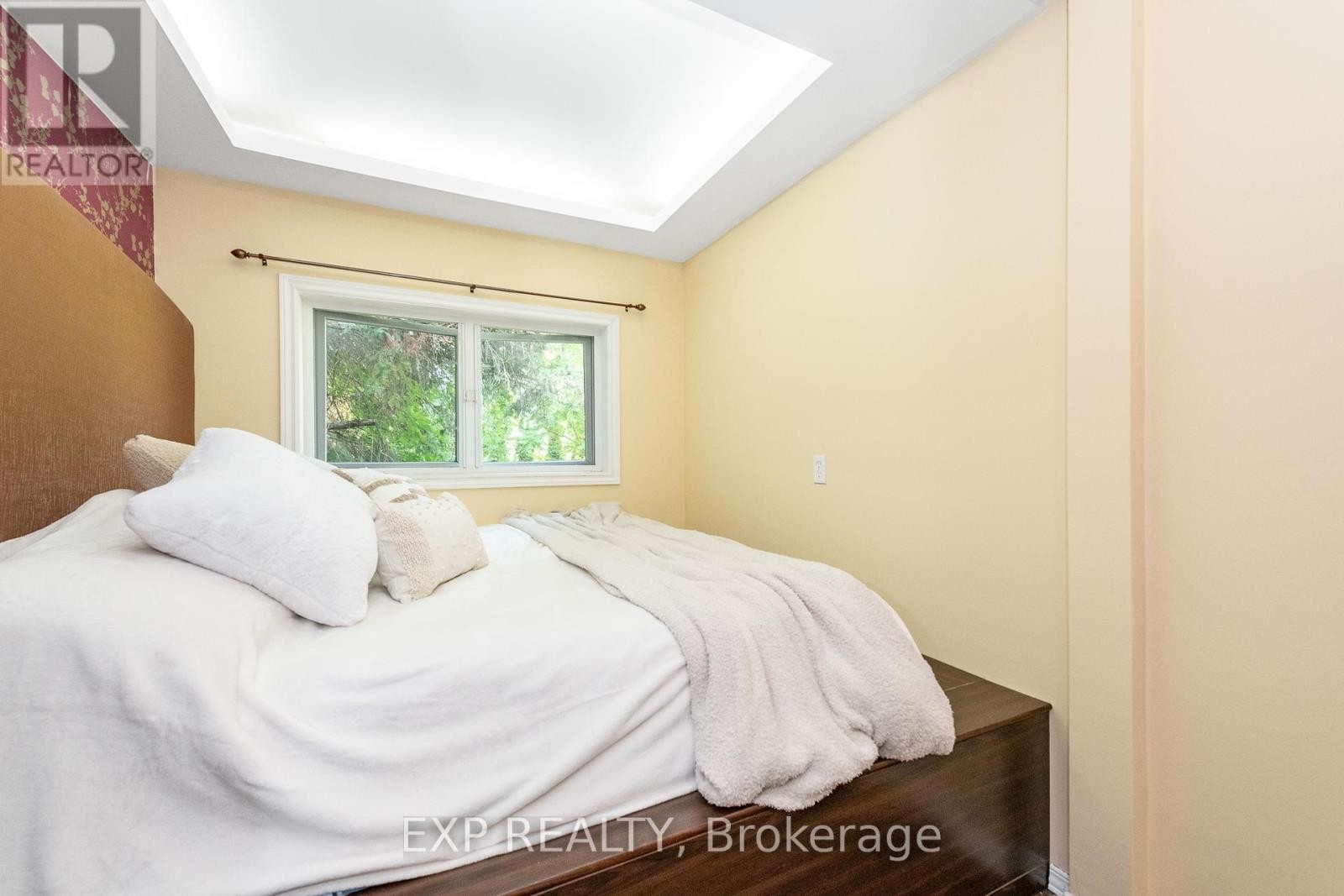 












1807 OLD SECOND LINE ROAD

,
Ottawa,




Ontario
K2K1X7

