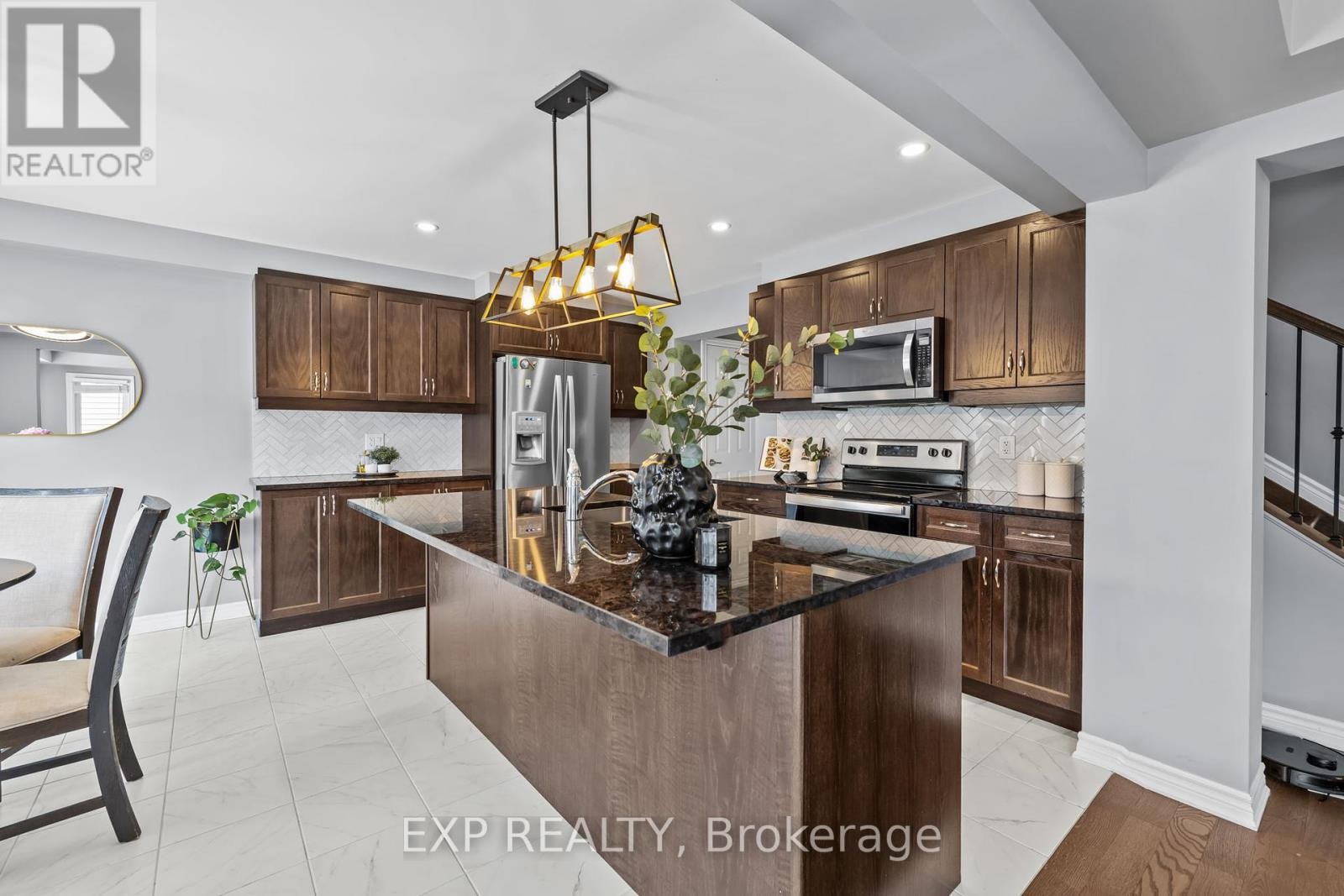 












737 BRITTANIC ROAD

,
Ottawa,




Ontario
K2V0N7

