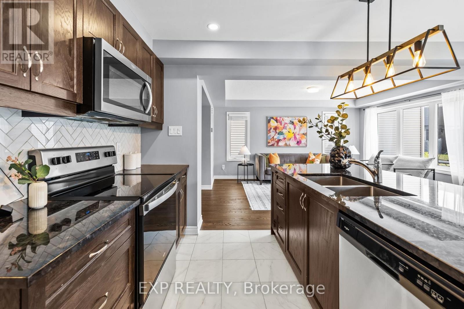 












737 BRITTANIC ROAD

,
Ottawa,




Ontario
K2V0N7

