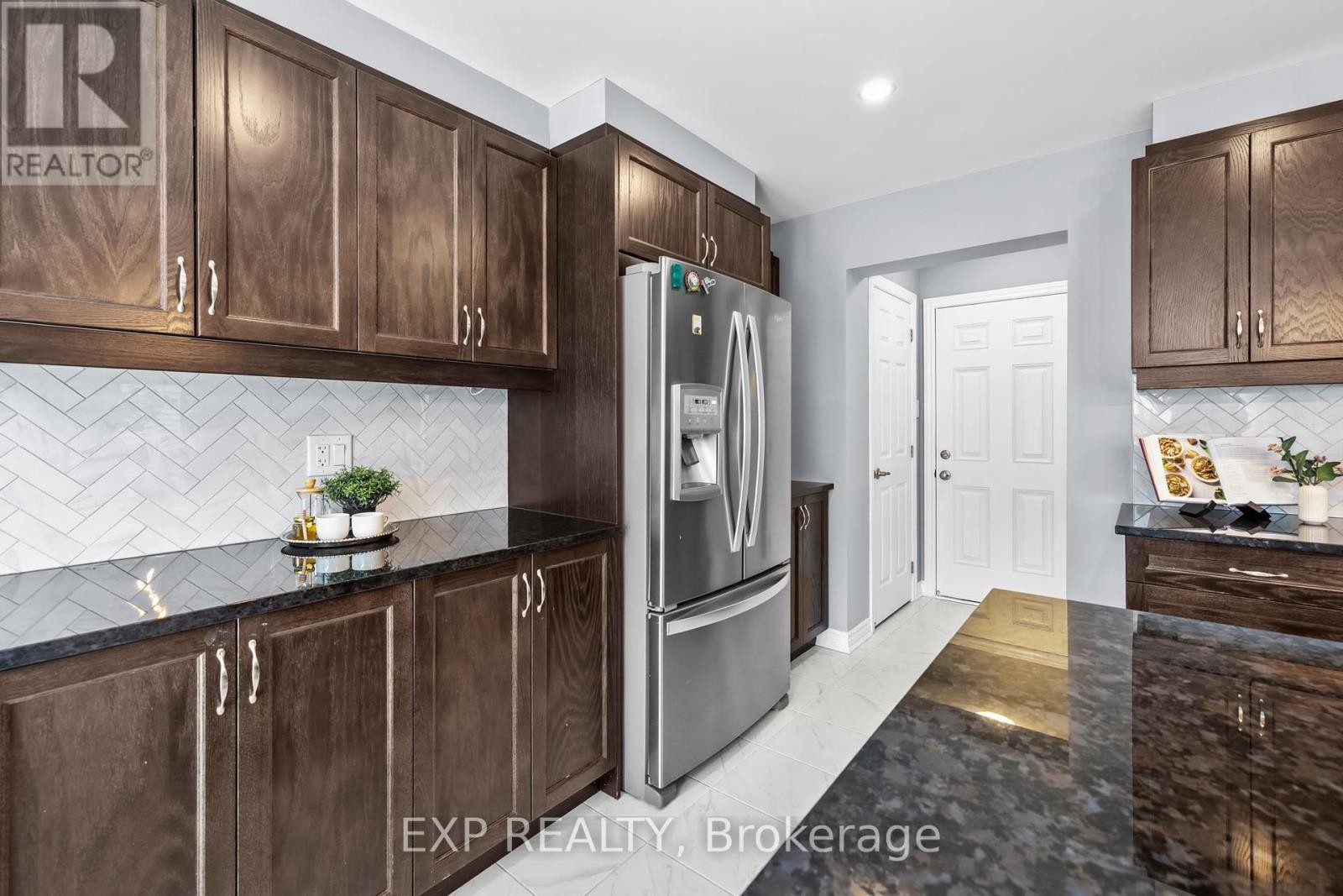 












737 BRITTANIC ROAD

,
Ottawa,




Ontario
K2V0N7

