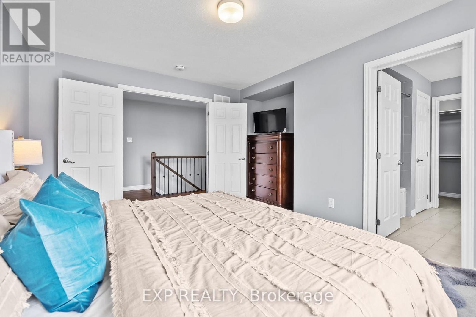












737 BRITTANIC ROAD

,
Ottawa,




Ontario
K2V0N7

