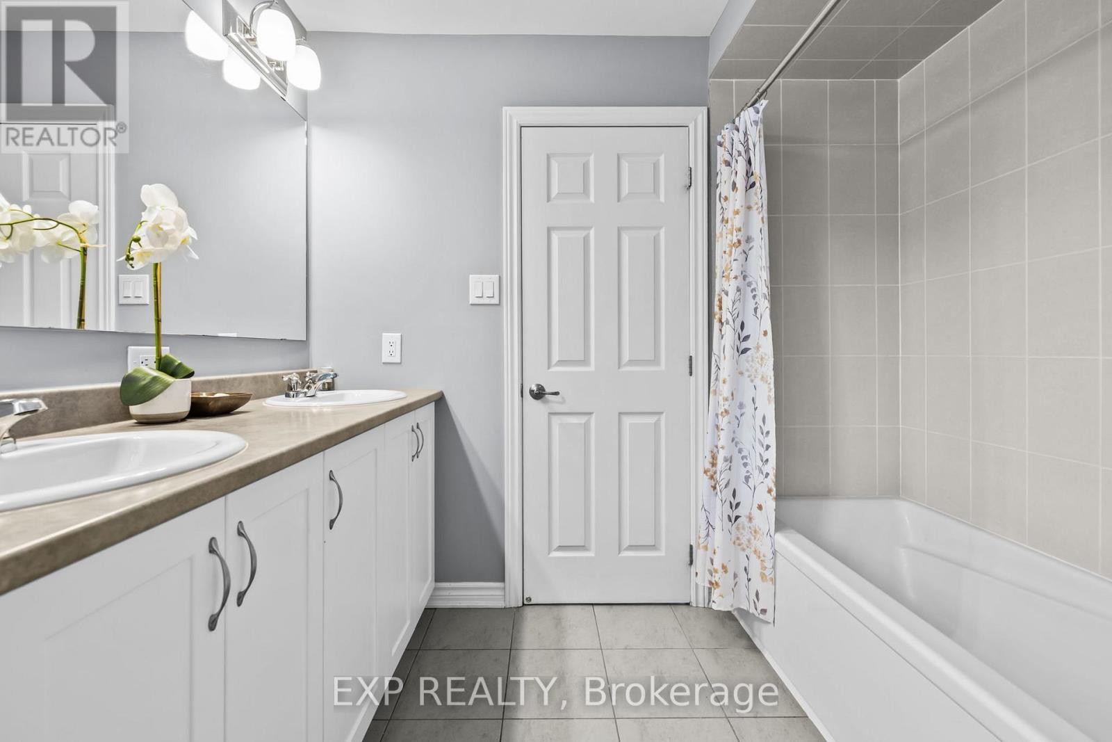 












737 BRITTANIC ROAD

,
Ottawa,




Ontario
K2V0N7


