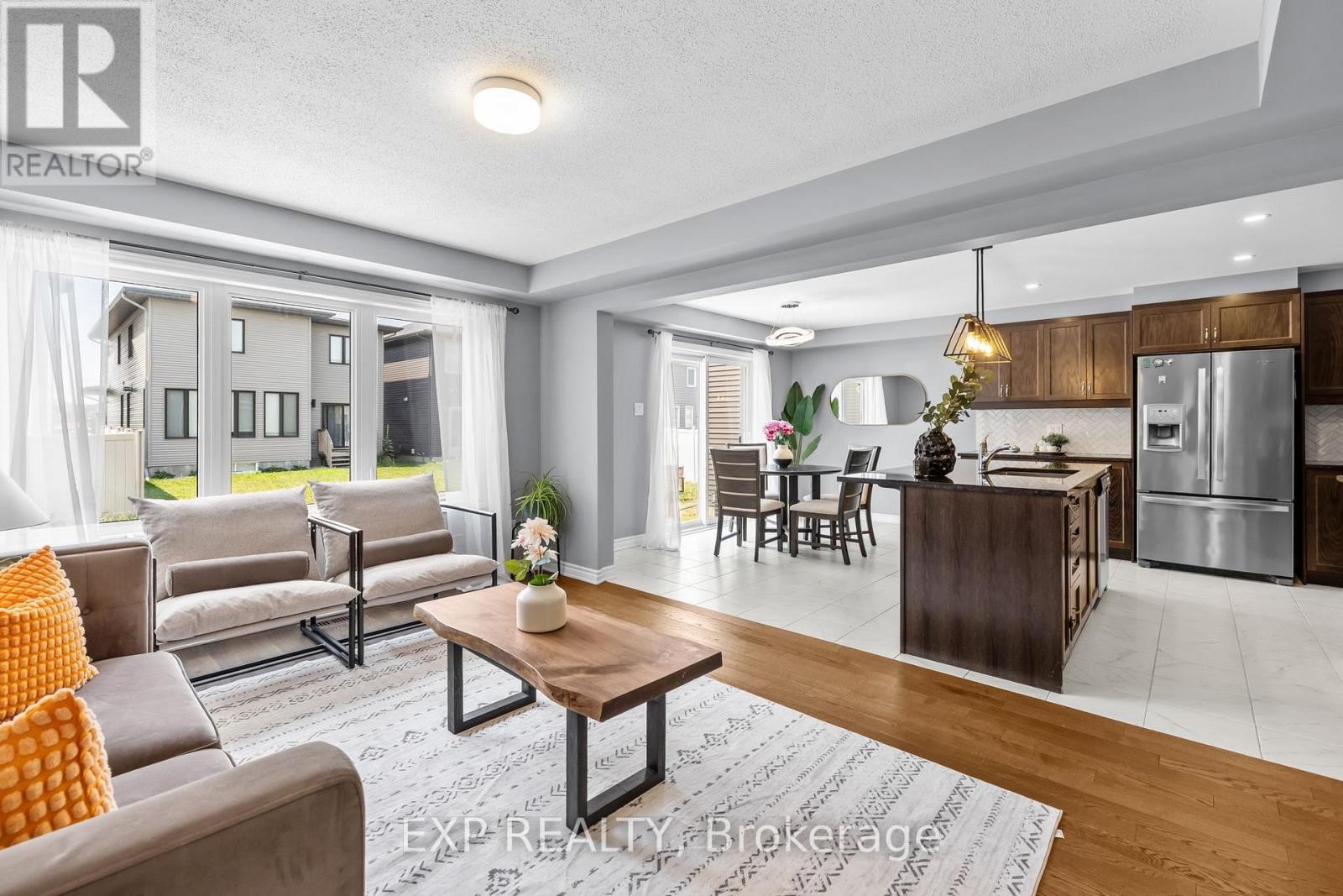 












737 BRITTANIC ROAD

,
Ottawa,




Ontario
K2V0N7

