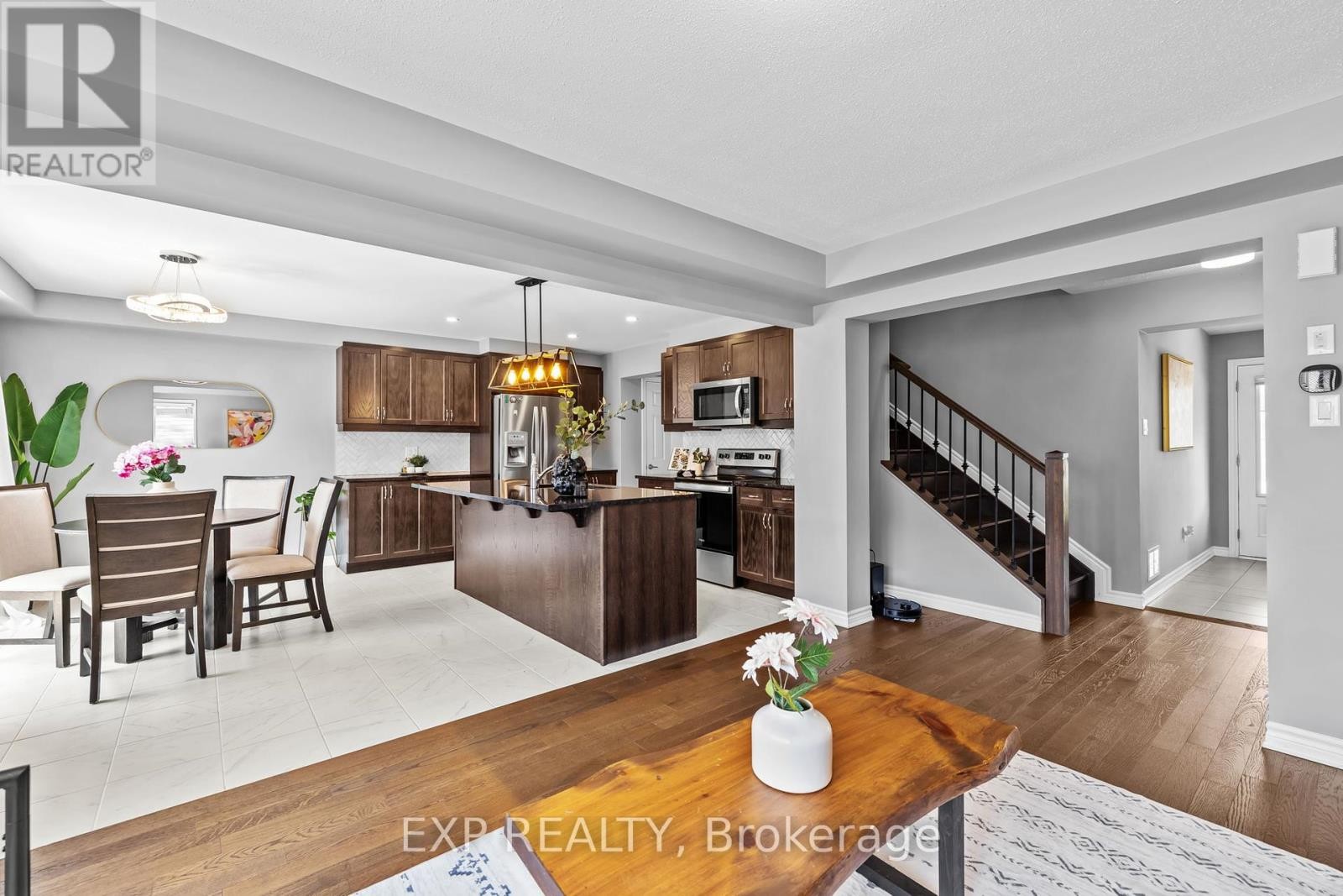 












737 BRITTANIC ROAD

,
Ottawa,




Ontario
K2V0N7

