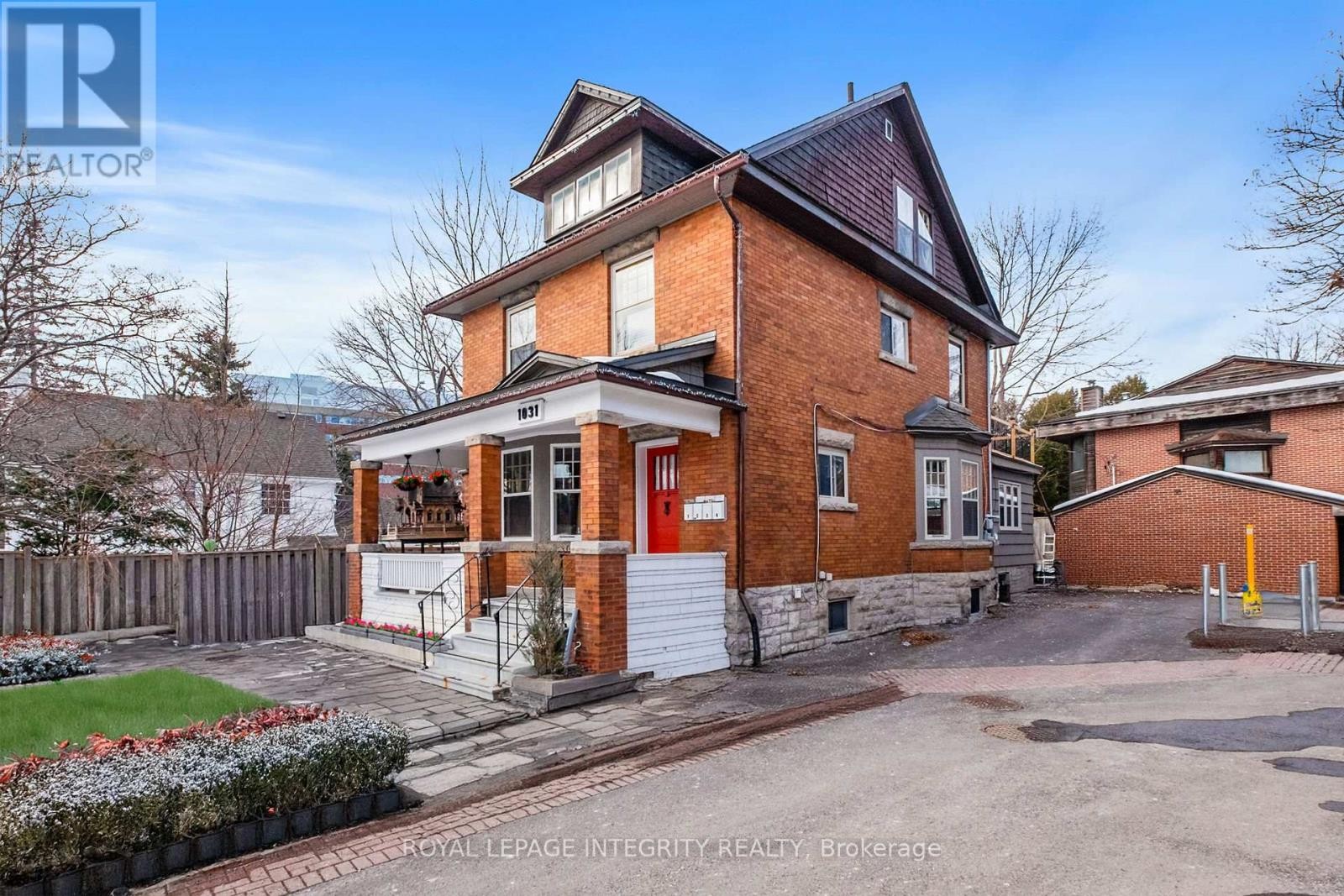 












1 - 1031 CARLING AVENUE

,
Ottawa,




Ontario
K1Y4E8

