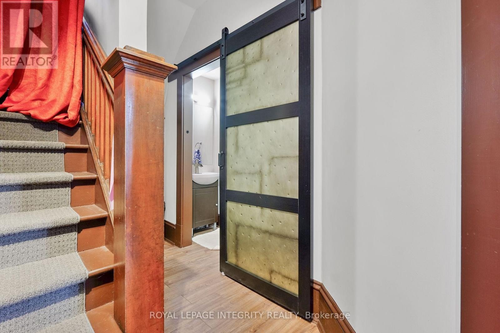 












1 - 1031 CARLING AVENUE

,
Ottawa,




Ontario
K1Y4E8

