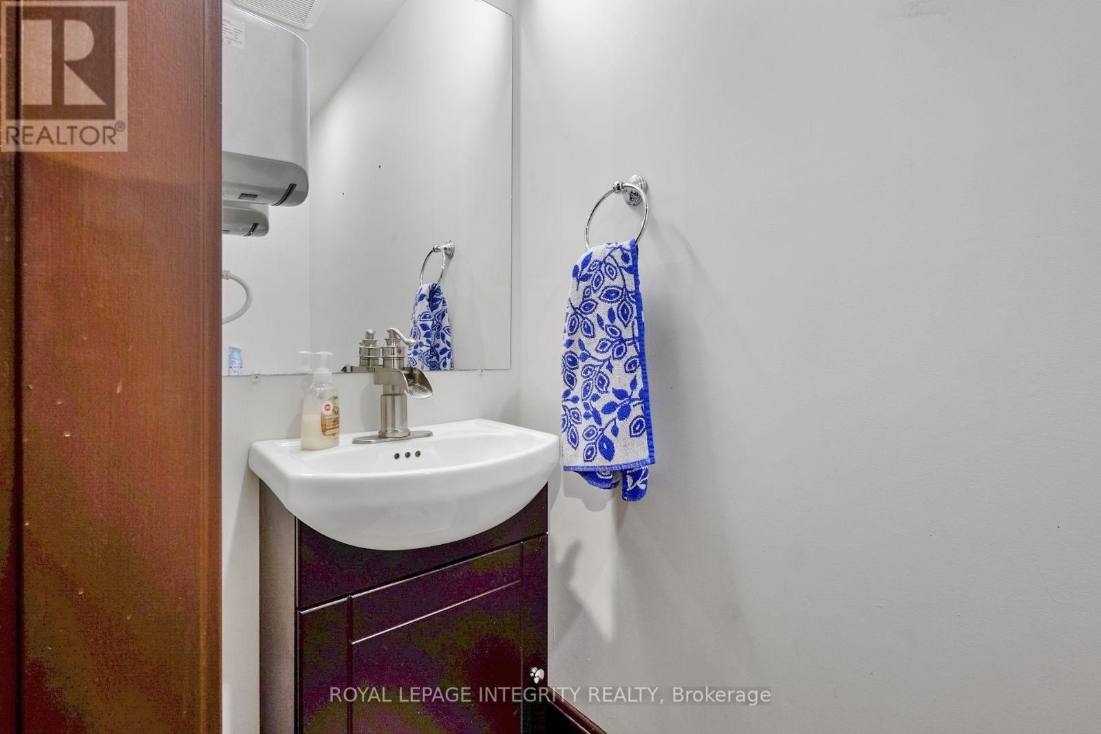 












1 - 1031 CARLING AVENUE

,
Ottawa,




Ontario
K1Y4E8

