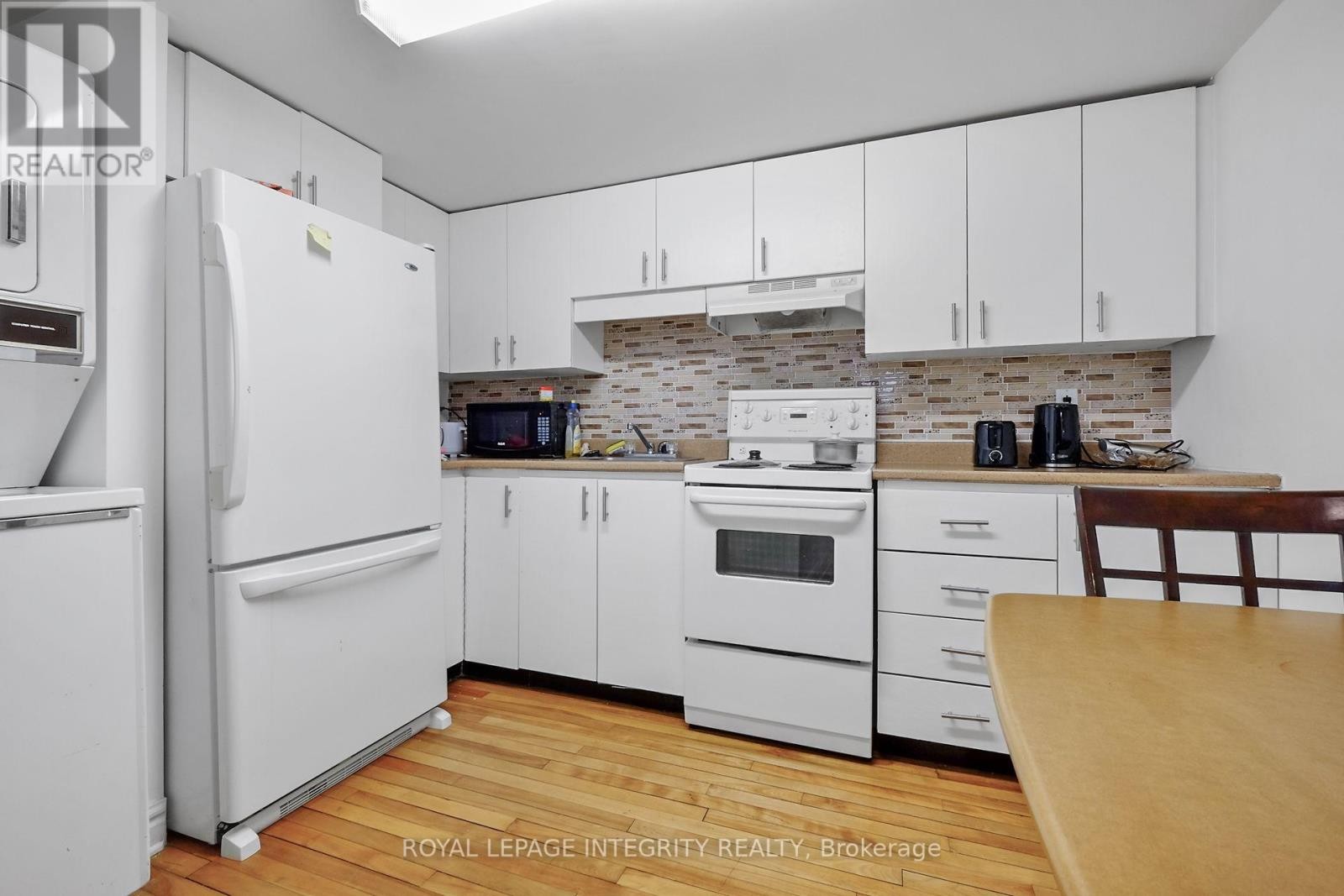 












1 - 1031 CARLING AVENUE

,
Ottawa,




Ontario
K1Y4E8

