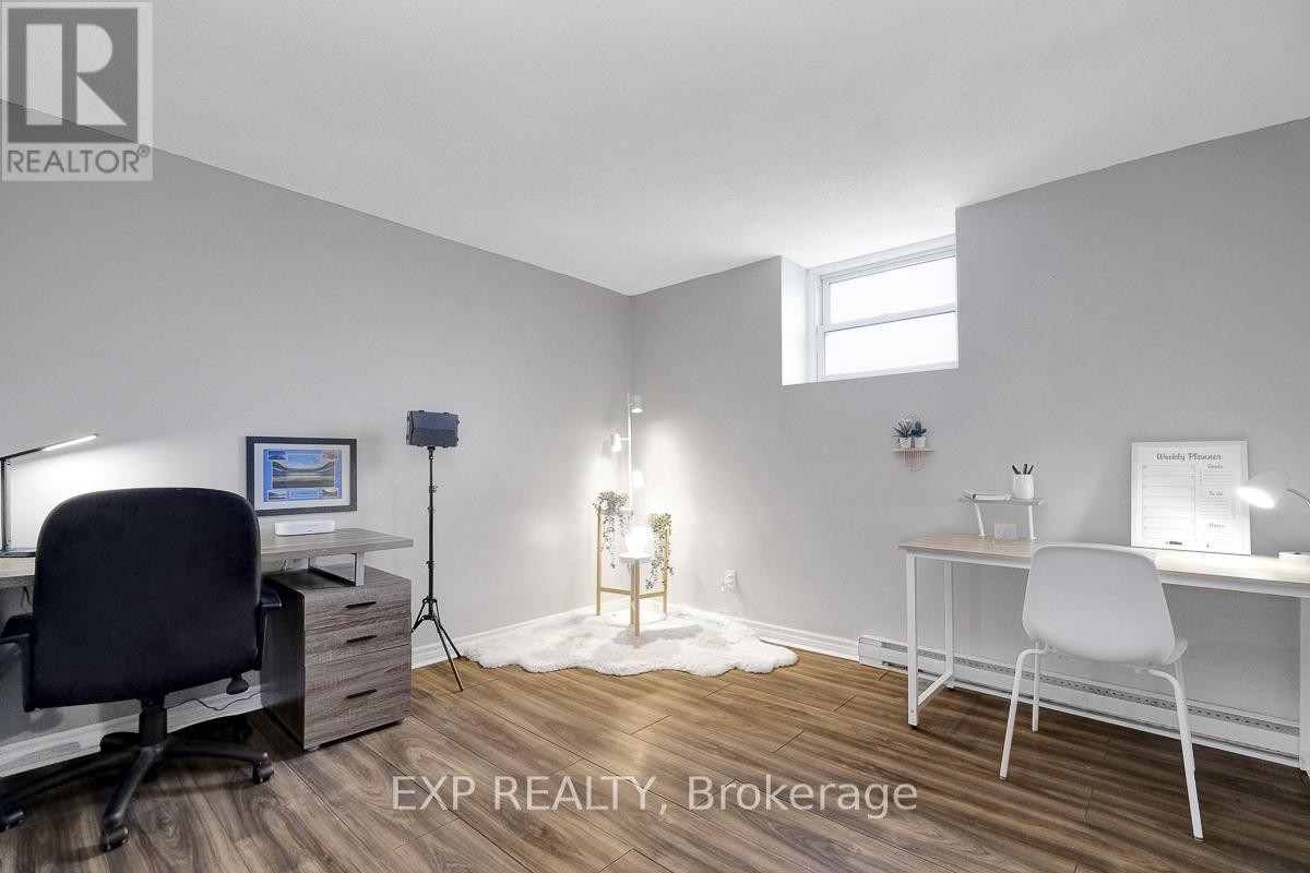 












1 - 244 CHARLOTTE STREET

,
Ottawa,




Ontario
K1N8L3

