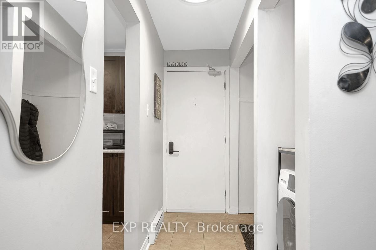 












1 - 244 CHARLOTTE STREET

,
Ottawa,




Ontario
K1N8L3

