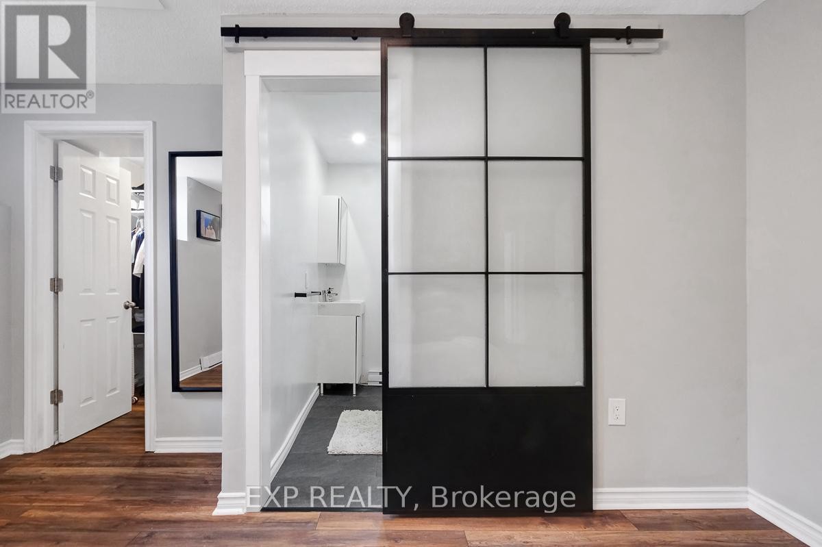 












1 - 244 CHARLOTTE STREET

,
Ottawa,




Ontario
K1N8L3


