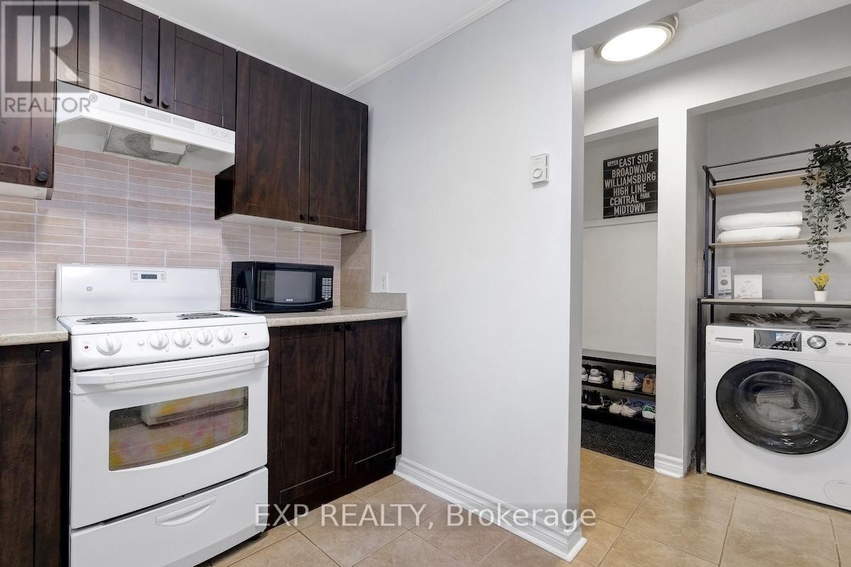












1 - 244 CHARLOTTE STREET

,
Ottawa,




Ontario
K1N8L3

