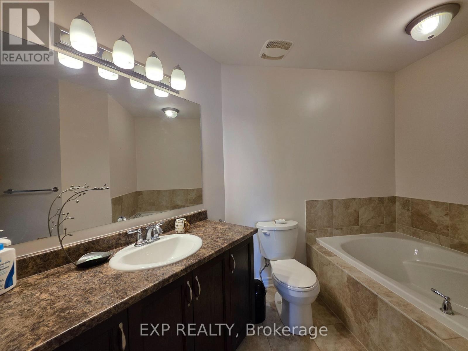 












624 BLUEGILL AVENUE

,
Ottawa,




Ontario
K2J5Y8

