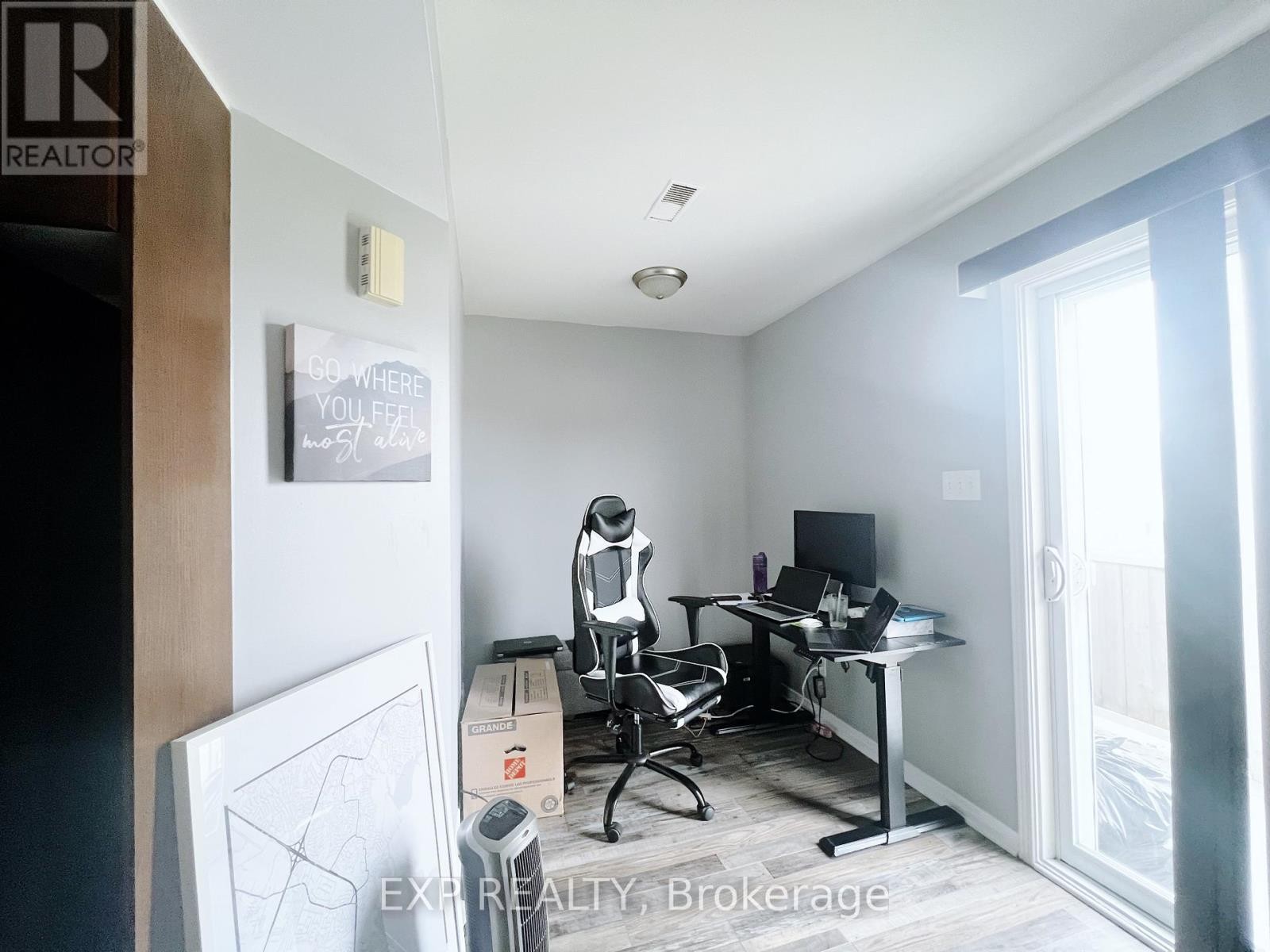 












8 - 560 LAKERIDGE DRIVE

,
Ottawa,




Ontario
K4A0H4

