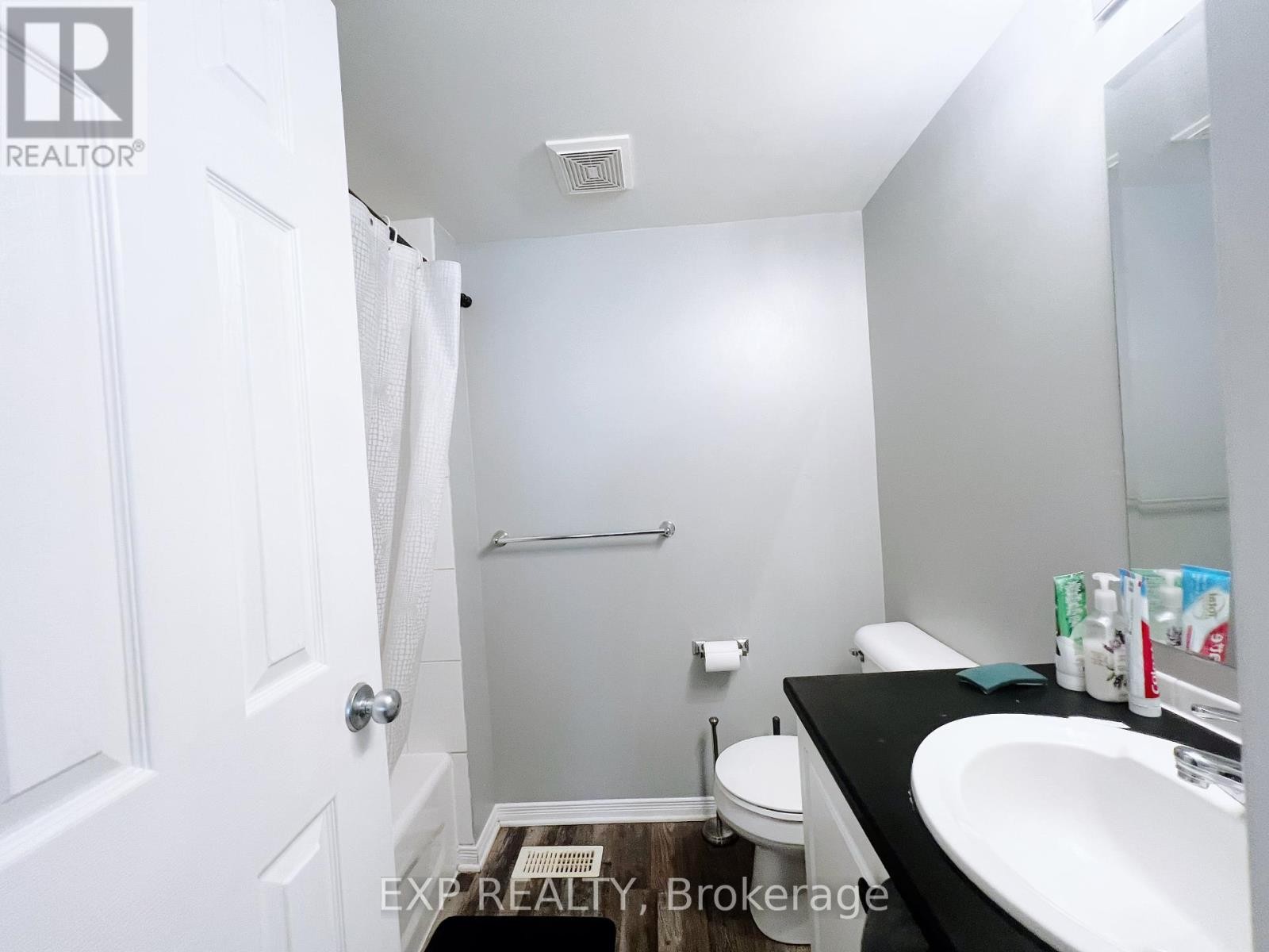 












8 - 560 LAKERIDGE DRIVE

,
Ottawa,




Ontario
K4A0H4

