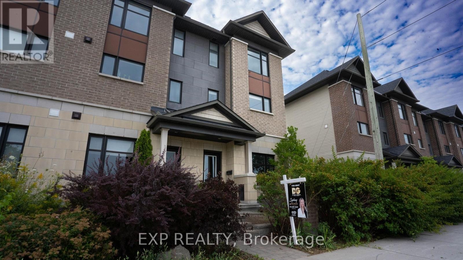 












516 SILVERTIP LANE

,
Ottawa,




Ontario
K2T0H7


