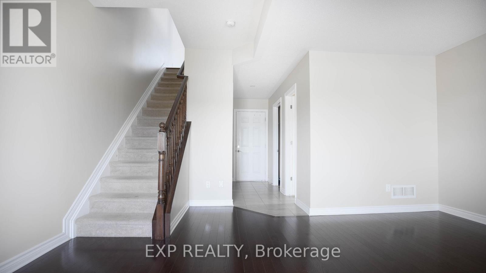 












516 SILVERTIP LANE

,
Ottawa,




Ontario
K2T0H7

