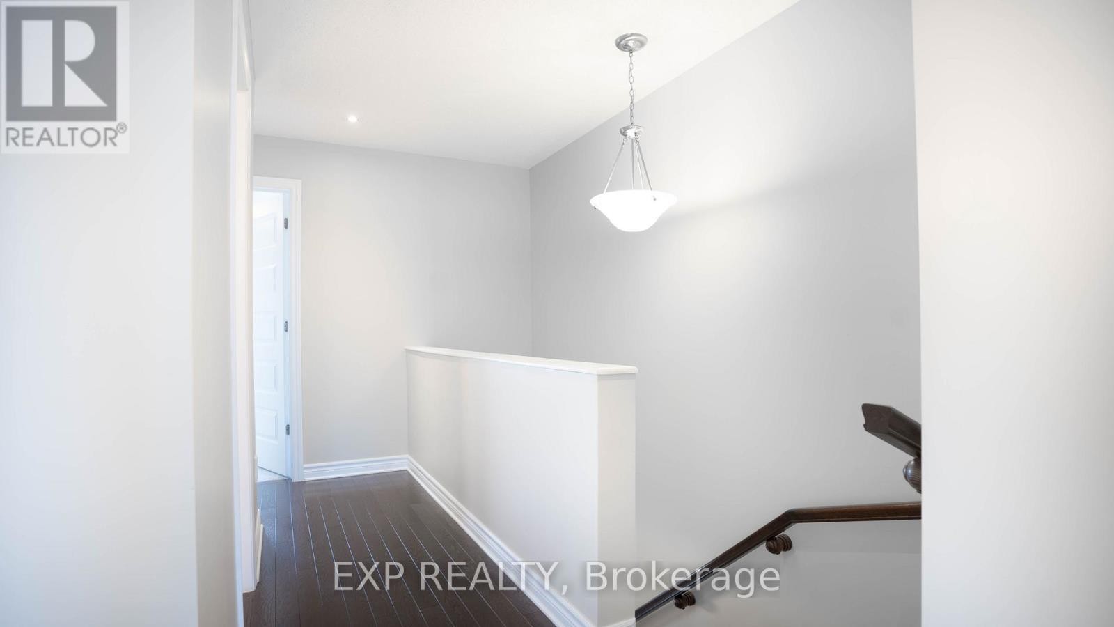 












516 SILVERTIP LANE

,
Ottawa,




Ontario
K2T0H7

