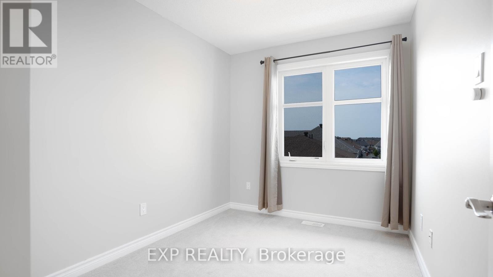 












516 SILVERTIP LANE

,
Ottawa,




Ontario
K2T0H7


