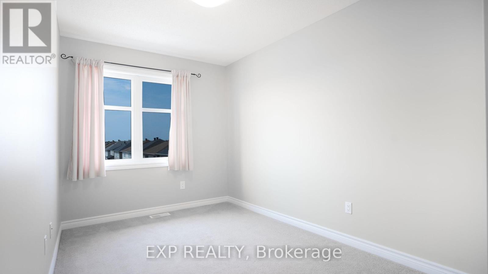 












516 SILVERTIP LANE

,
Ottawa,




Ontario
K2T0H7

