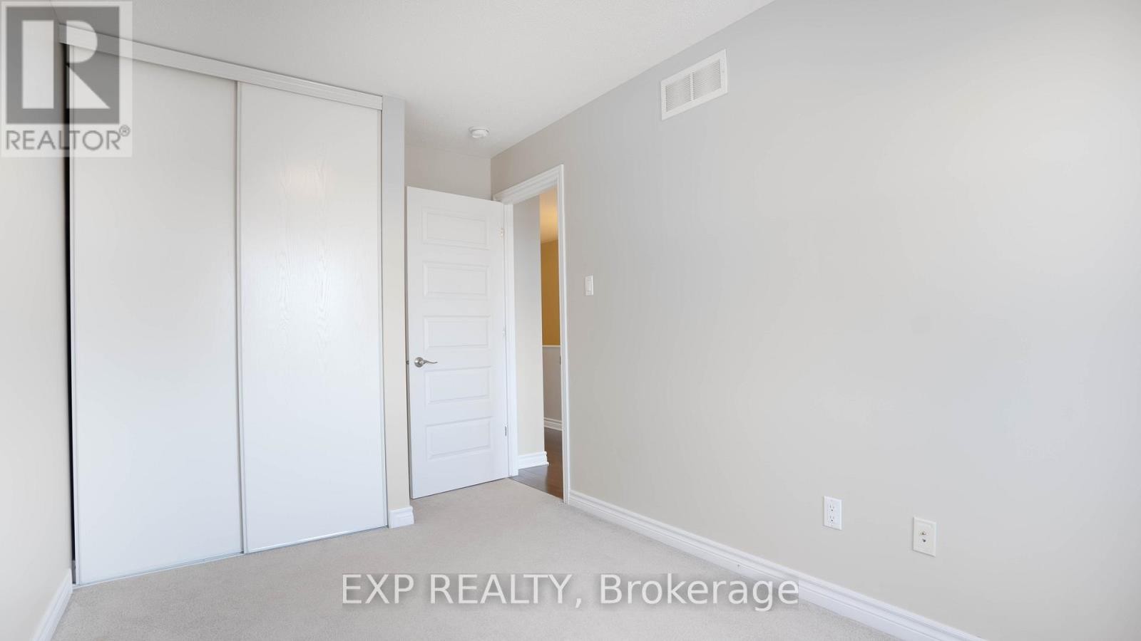 












516 SILVERTIP LANE

,
Ottawa,




Ontario
K2T0H7

