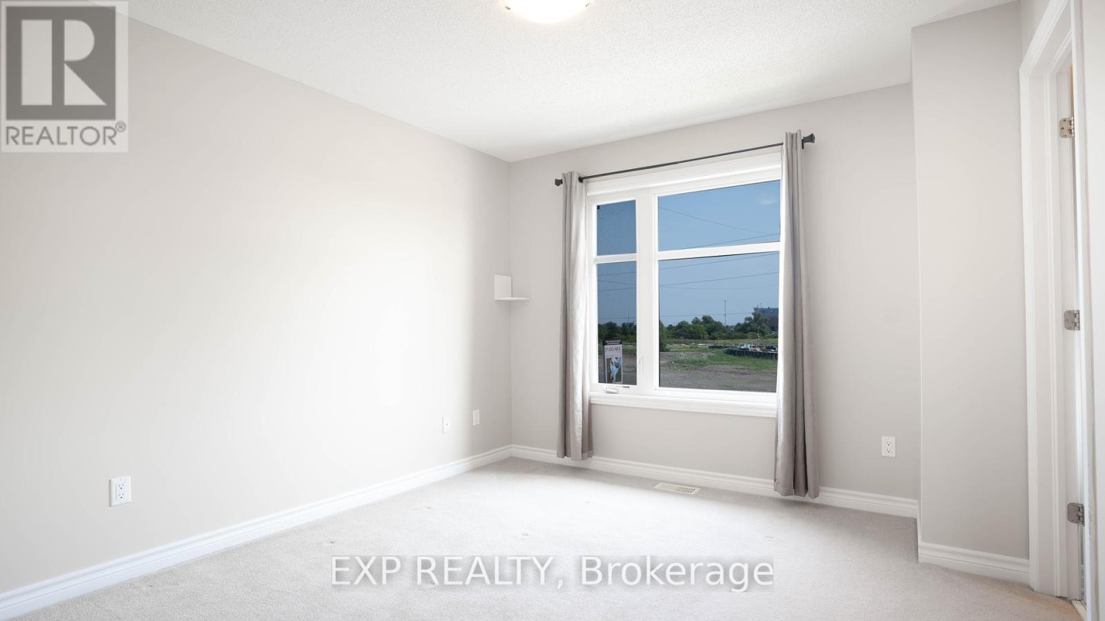 












516 SILVERTIP LANE

,
Ottawa,




Ontario
K2T0H7

