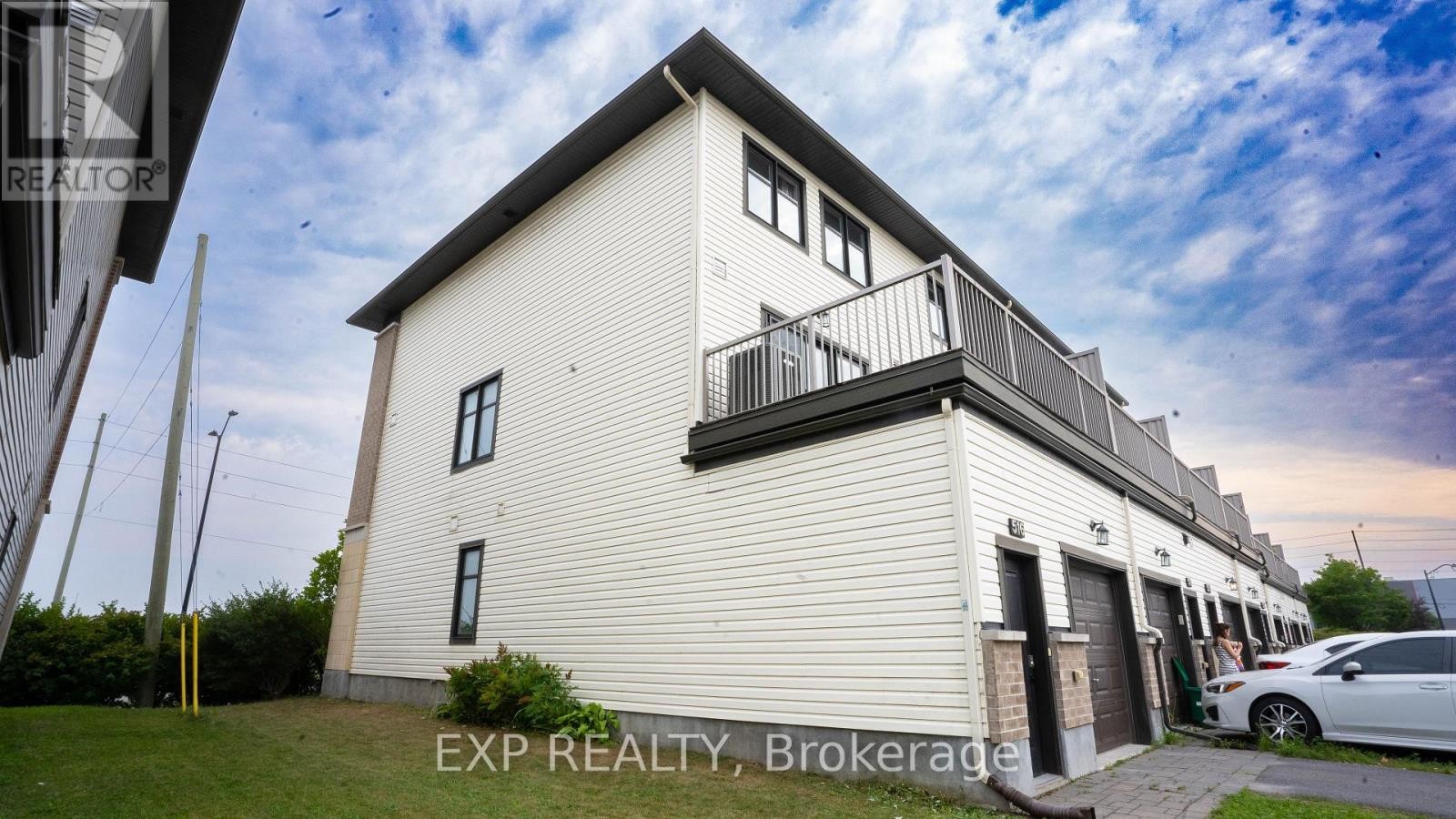 












516 SILVERTIP LANE

,
Ottawa,




Ontario
K2T0H7

