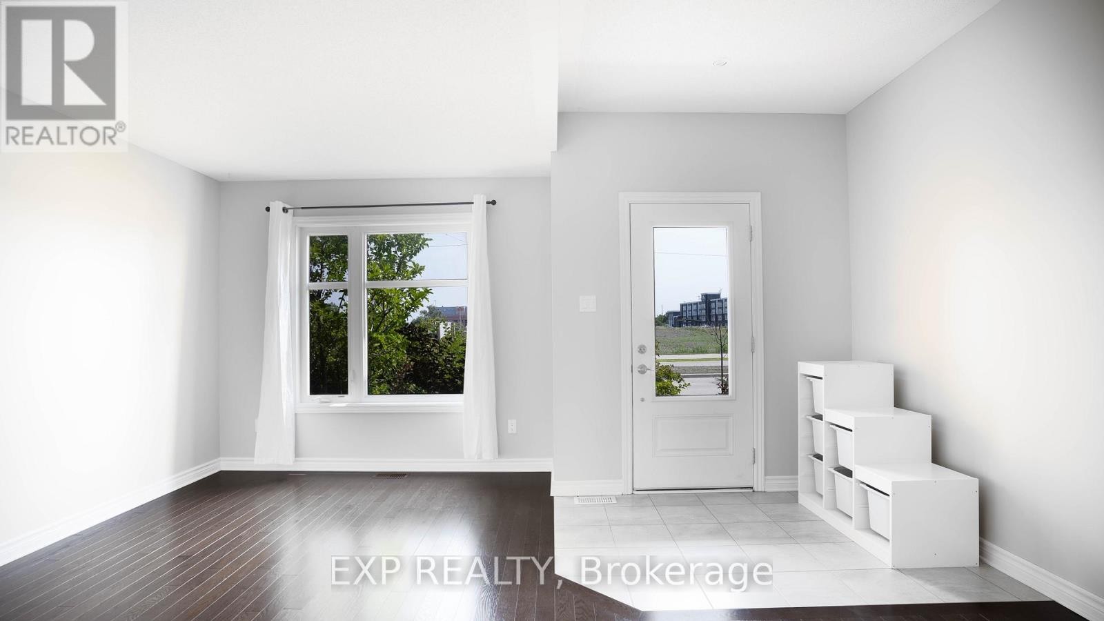 












516 SILVERTIP LANE

,
Ottawa,




Ontario
K2T0H7

