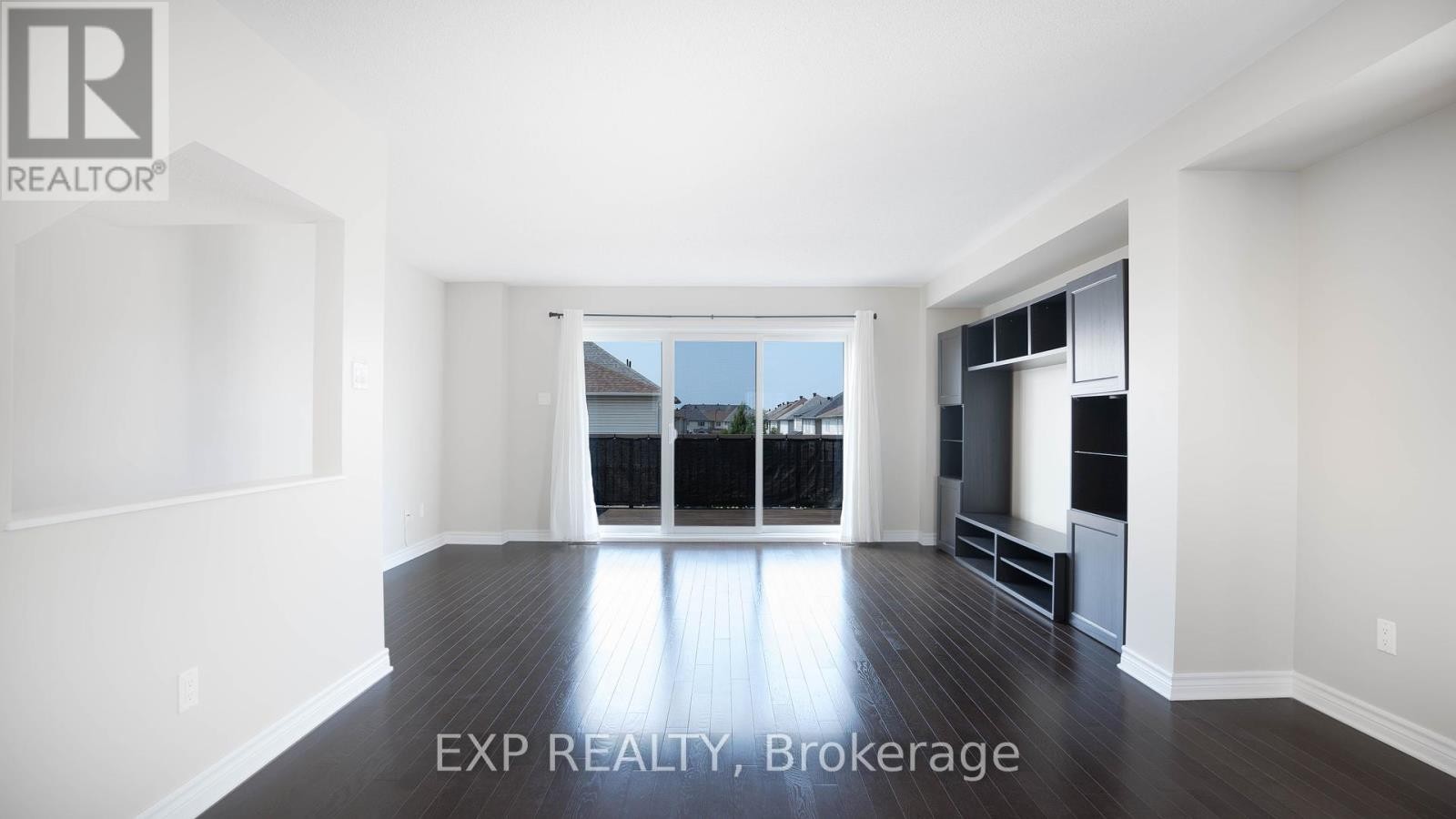 












516 SILVERTIP LANE

,
Ottawa,




Ontario
K2T0H7

