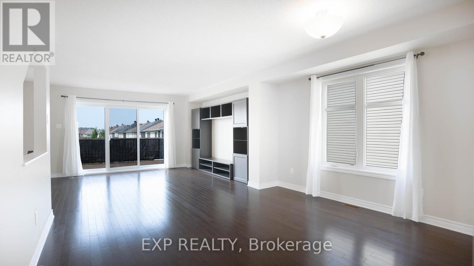












516 SILVERTIP LANE

,
Ottawa,




Ontario
K2T0H7

