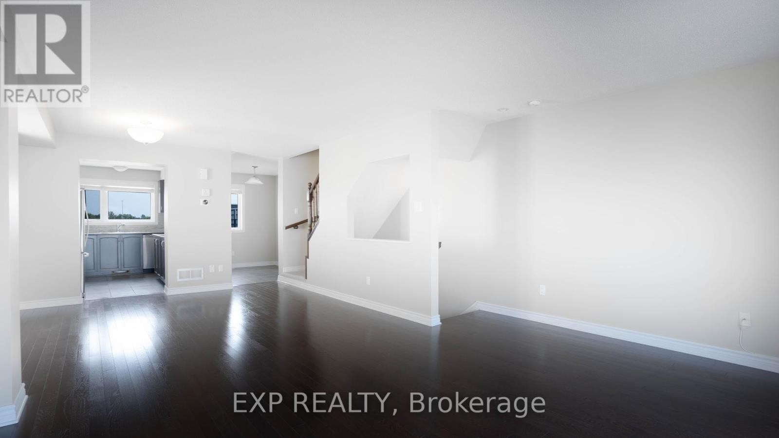












516 SILVERTIP LANE

,
Ottawa,




Ontario
K2T0H7

