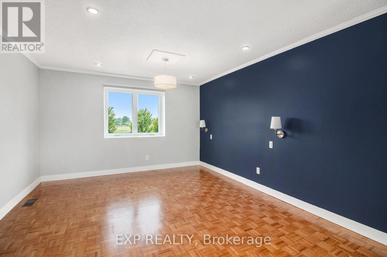 












406 WOODFIELD DRIVE

,
Ottawa,




Ontario
K2G3W9

