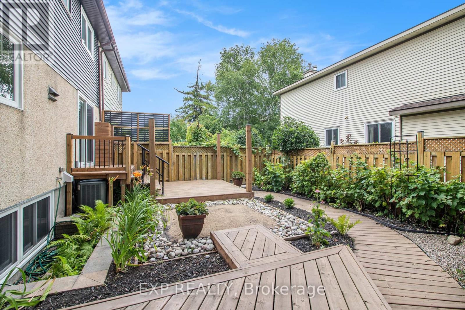 












406 WOODFIELD DRIVE

,
Ottawa,




Ontario
K2G3W9

