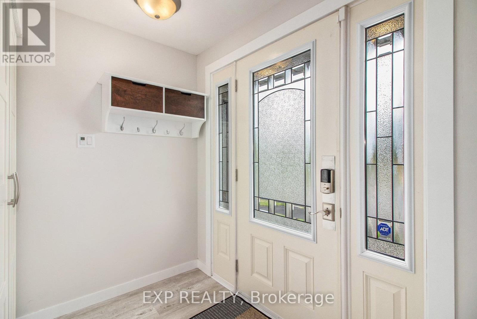












406 WOODFIELD DRIVE

,
Ottawa,




Ontario
K2G3W9

