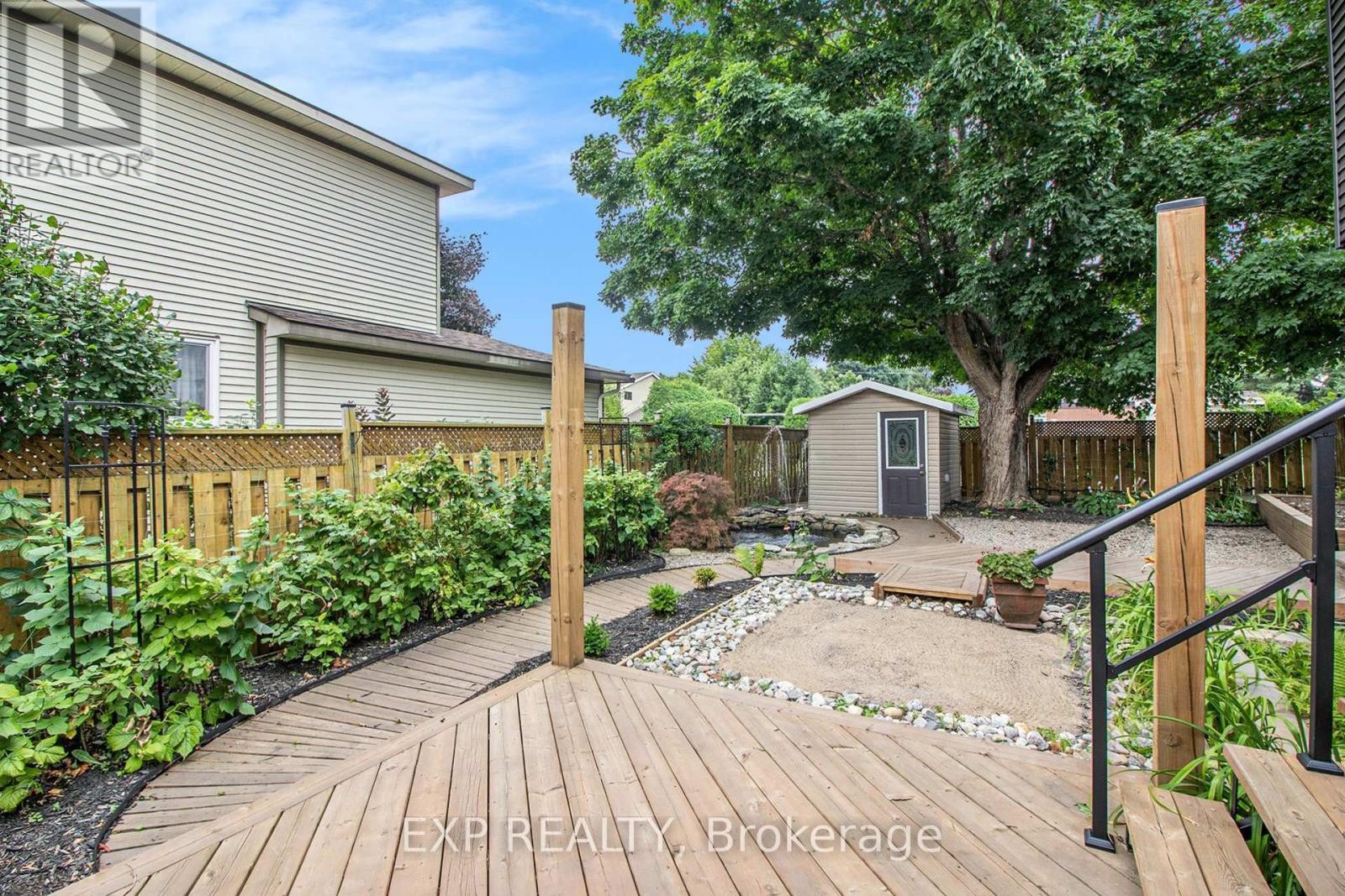 












406 WOODFIELD DRIVE

,
Ottawa,




Ontario
K2G3W9

