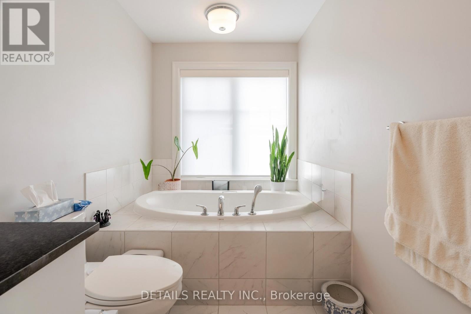 












690 VIVERA PLACE

,
Ottawa,




Ontario
K2S2N1


