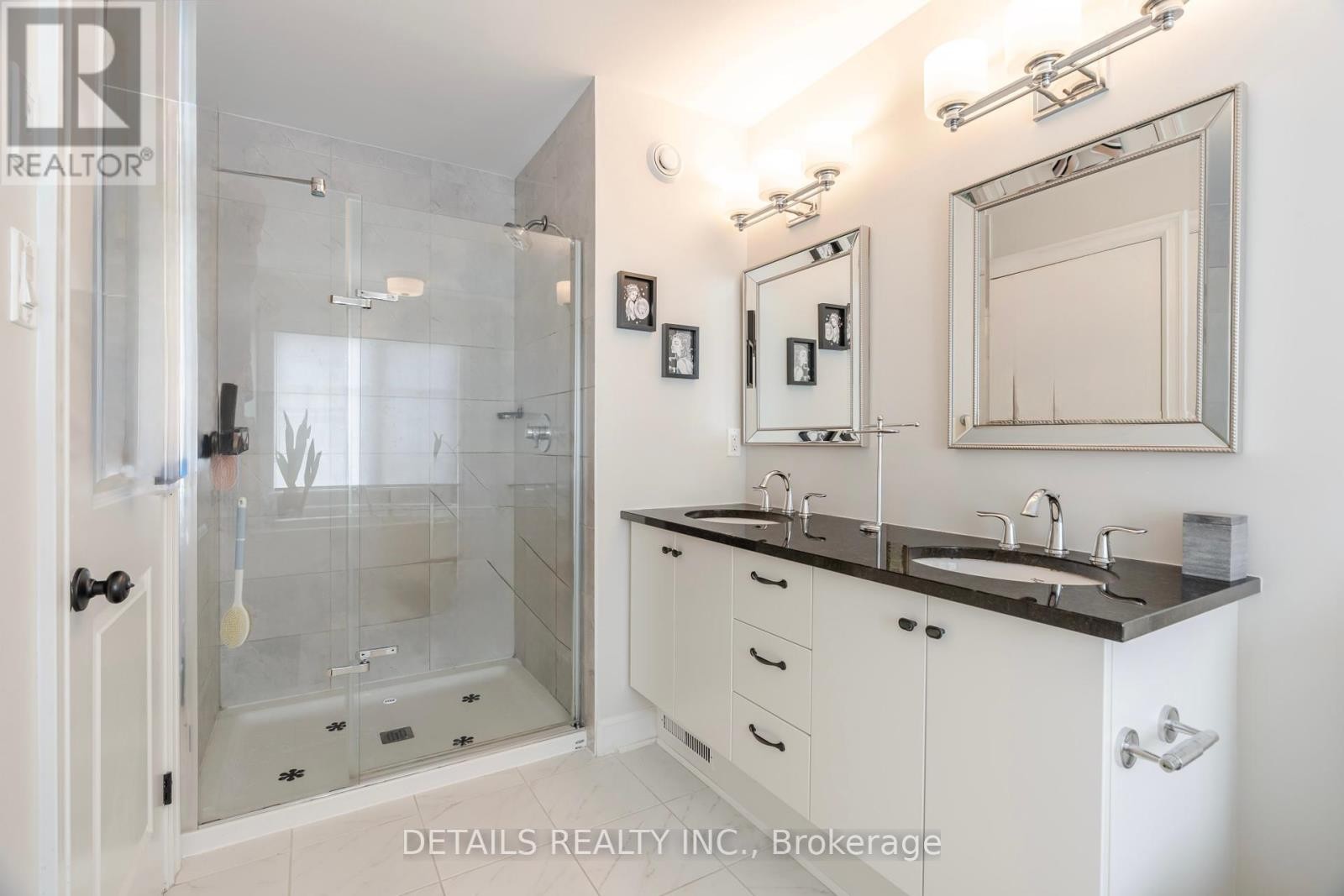 












690 VIVERA PLACE

,
Ottawa,




Ontario
K2S2N1

