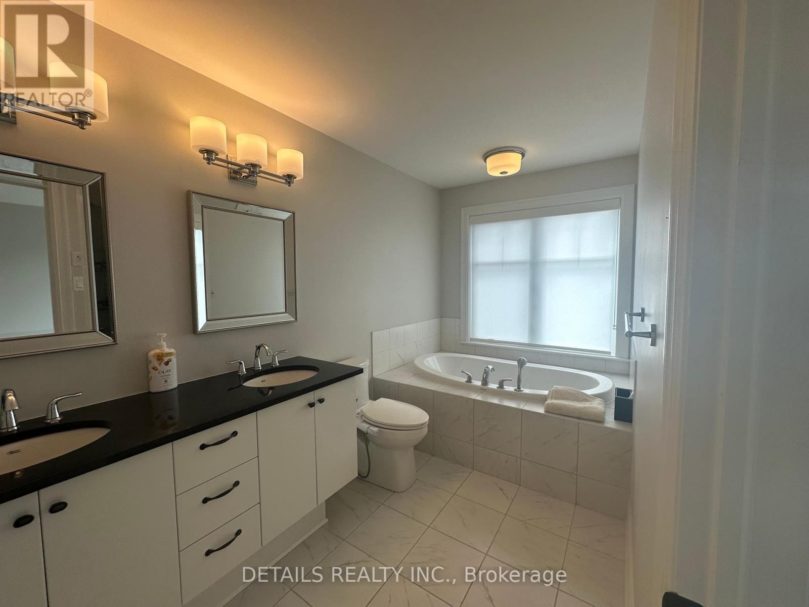 












690 VIVERA PLACE

,
Ottawa,




Ontario
K2S2N1

