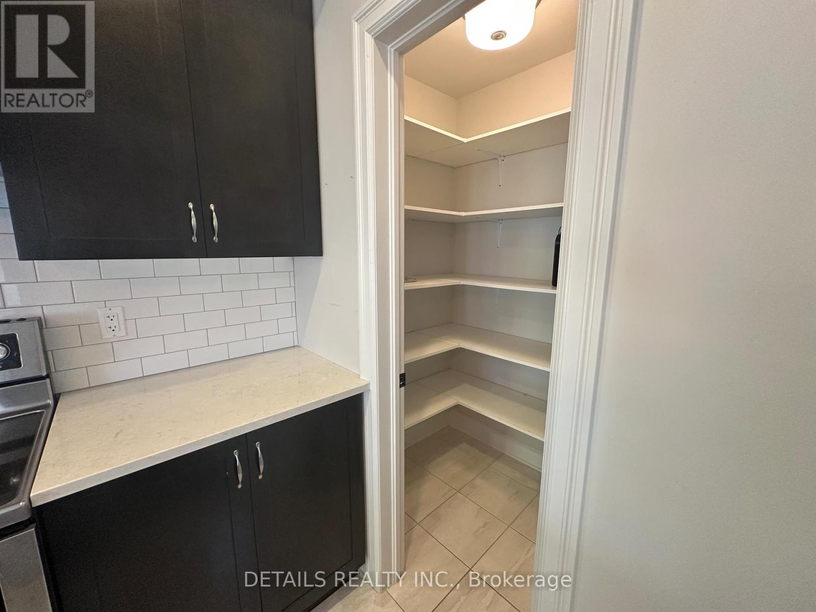












690 VIVERA PLACE

,
Ottawa,




Ontario
K2S2N1

