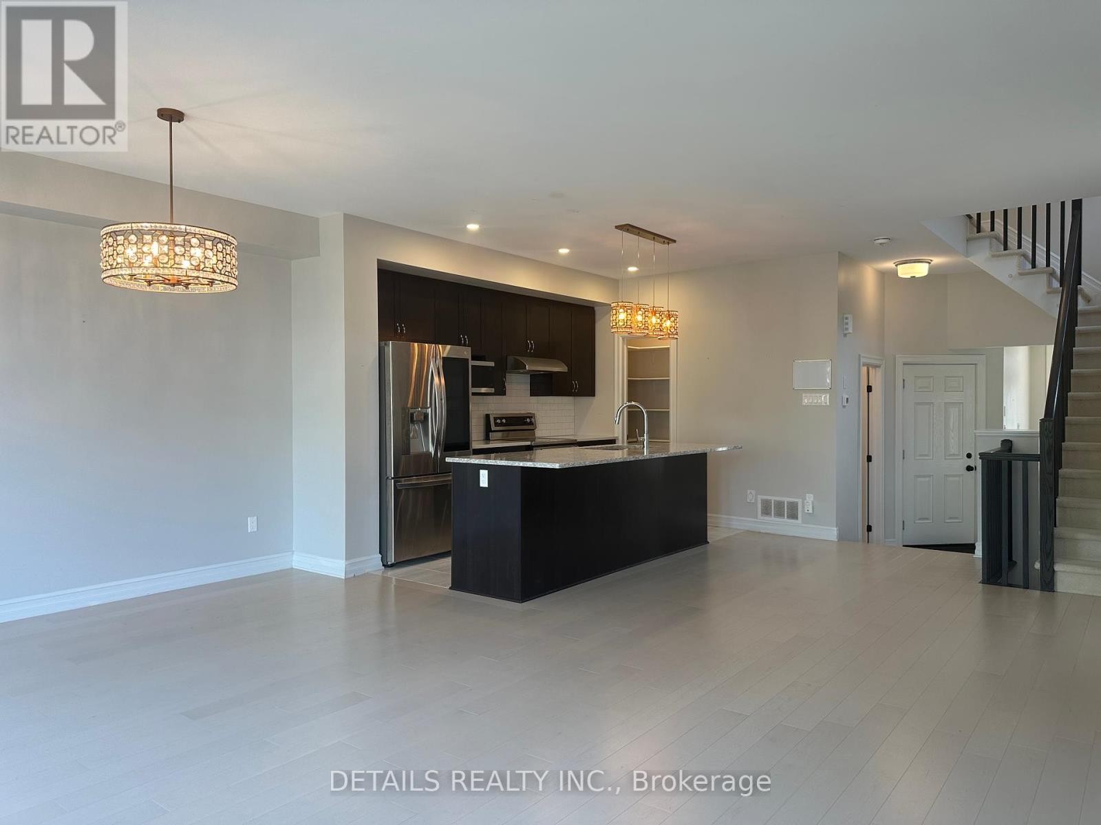 












690 VIVERA PLACE

,
Ottawa,




Ontario
K2S2N1

