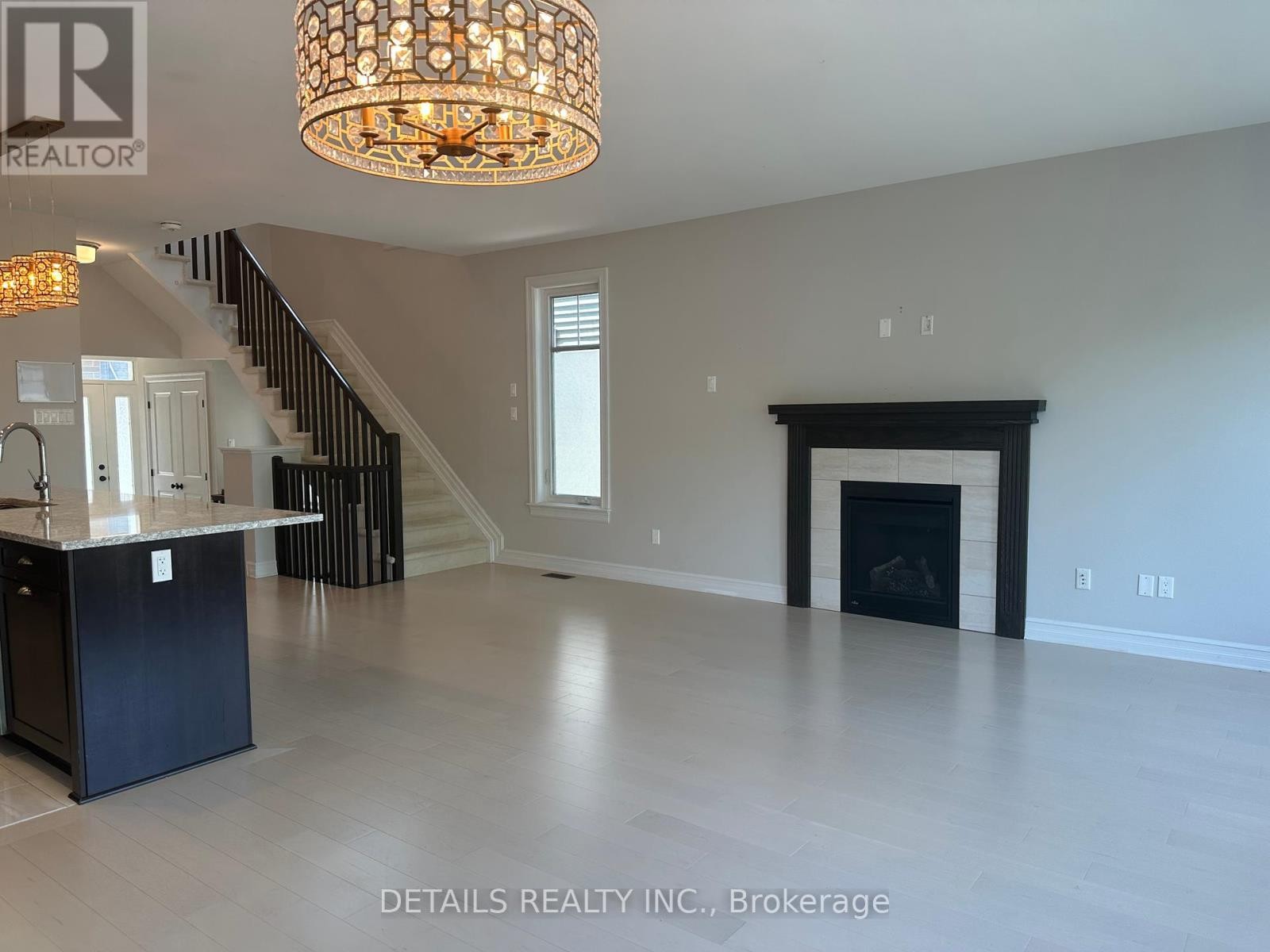 












690 VIVERA PLACE

,
Ottawa,




Ontario
K2S2N1

