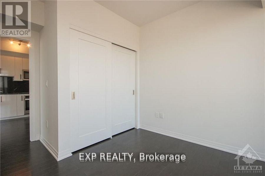 












3702 - 805 CARLING AVENUE

,
Ottawa,




Ontario
K1S5W9

