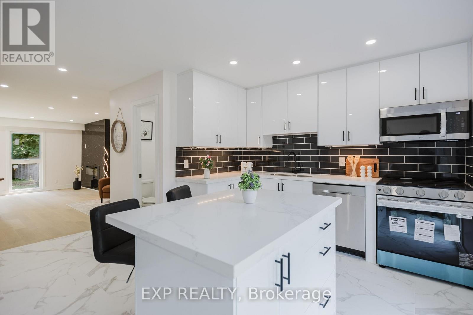 












91 PENFIELD DRIVE

,
Ottawa,




Ontario
K2K1L9

