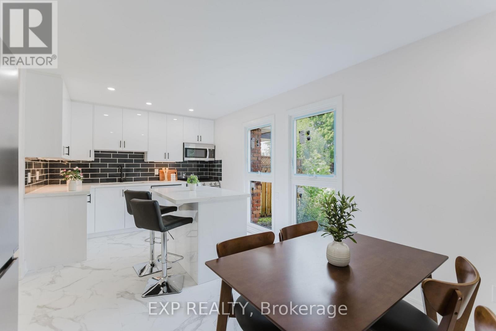 












91 PENFIELD DRIVE

,
Ottawa,




Ontario
K2K1L9

